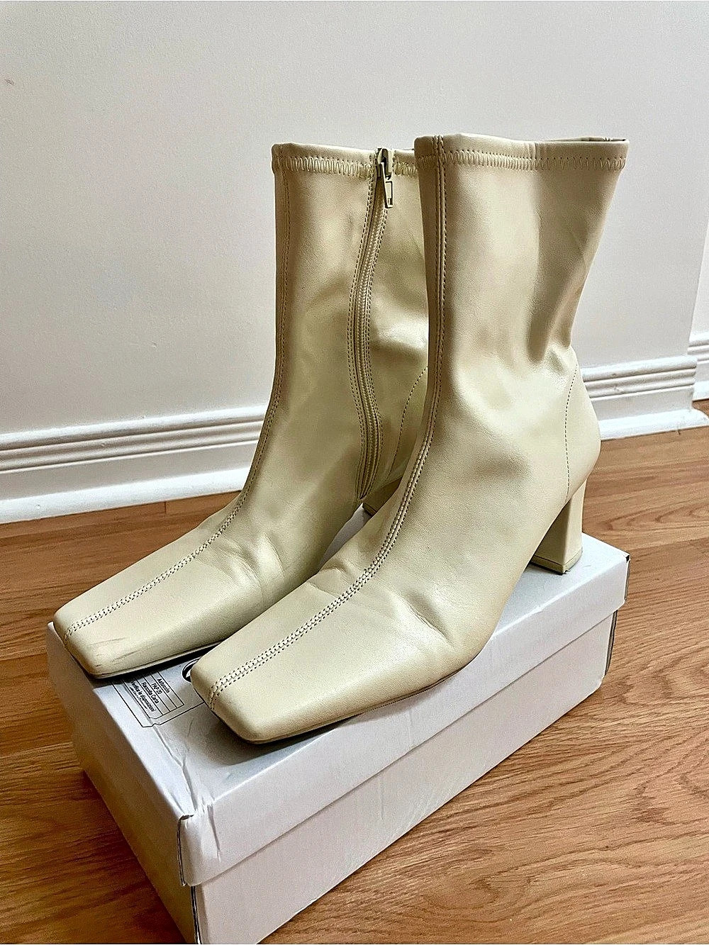 Oak and Fort Square Toe Heeled Boots in Cream